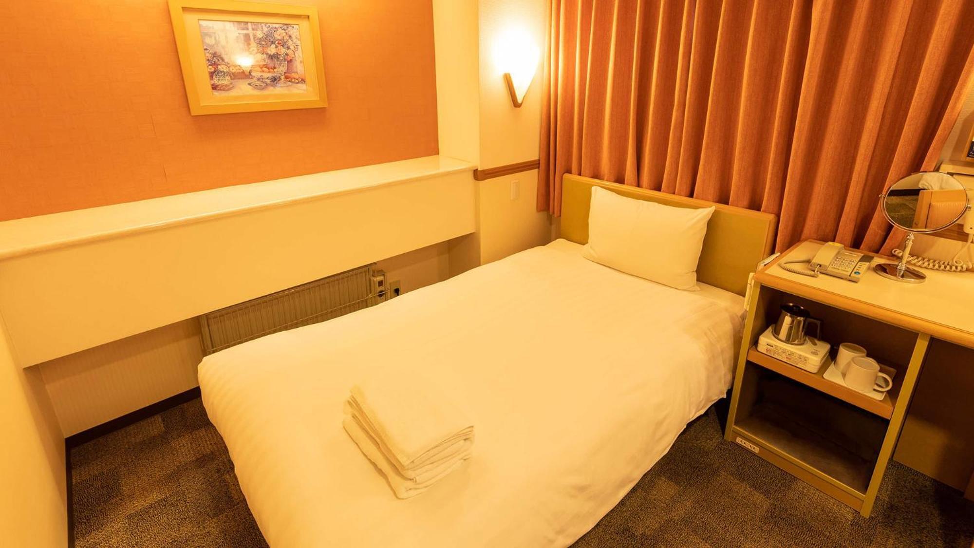 Toyoko Inn Chiba Minato Ekimae Rum bild